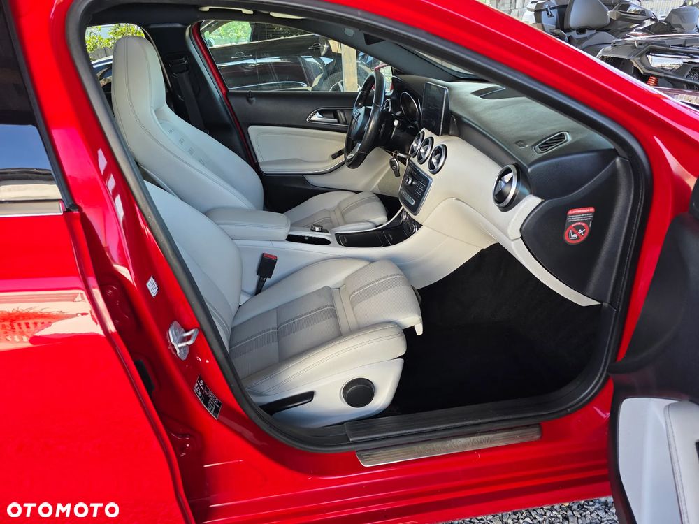 Mercedes-Benz Klasa A 200 CDI 4Matic 7G-DCT AMG Line - 34