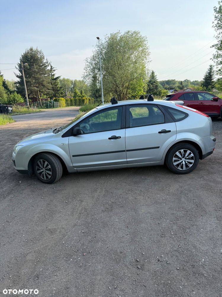 Ford Focus 1.4 Ambiente - 8