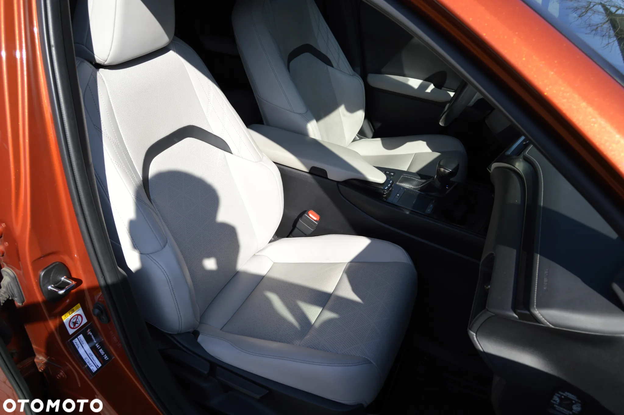 Lexus UX 250h Prestige 2WD - 15