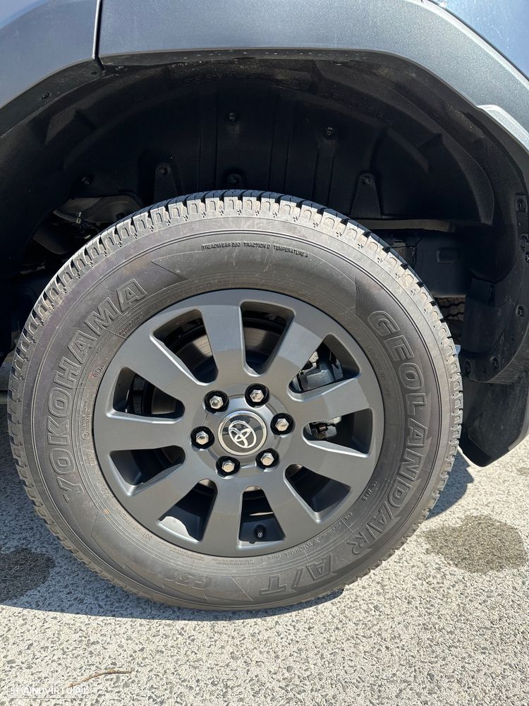 Toyota Land Cruiser Prado - 17