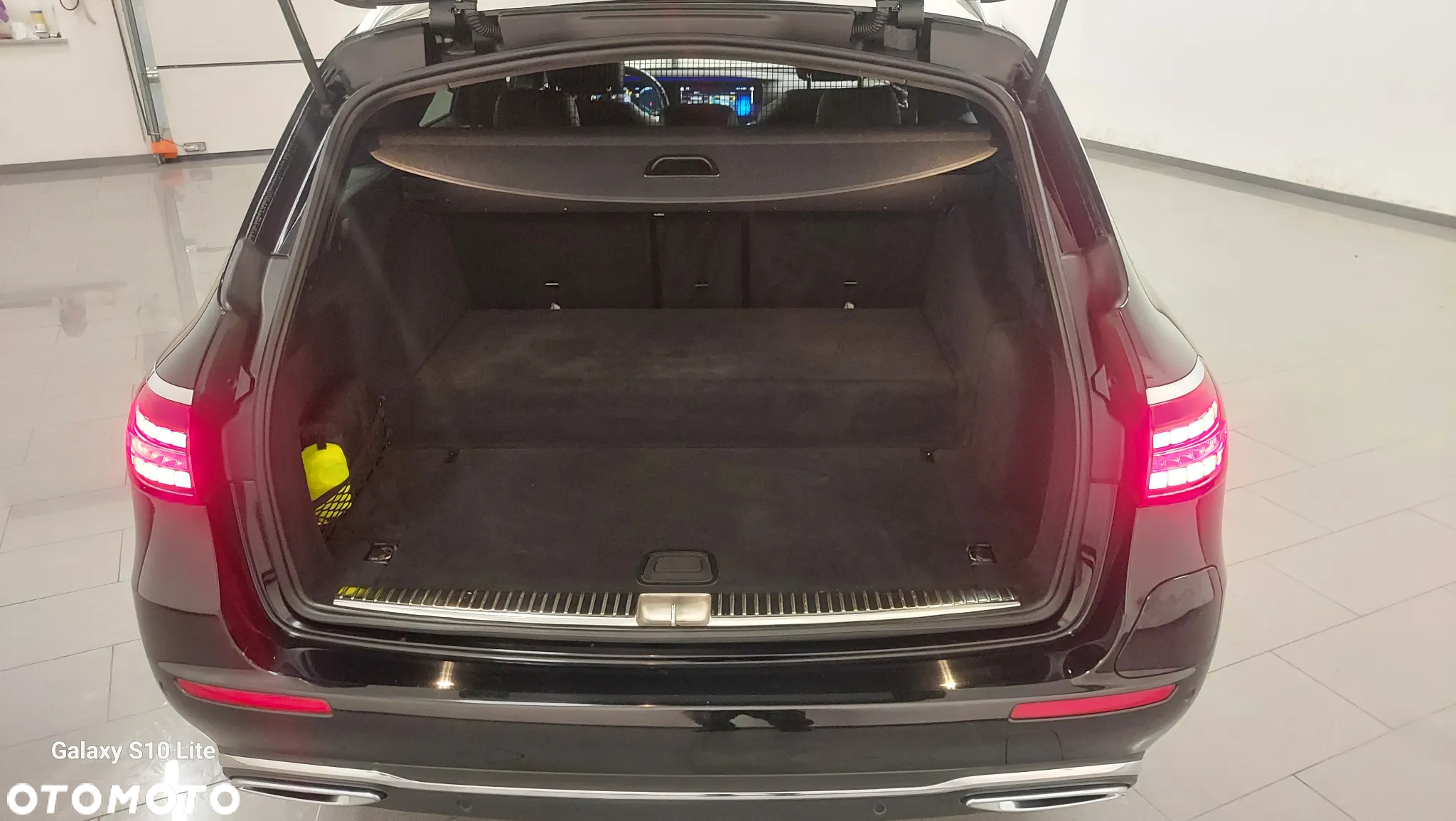 Mercedes-Benz Klasa E 300 de 4Matic 9G-TRONIC AMG Line - 13