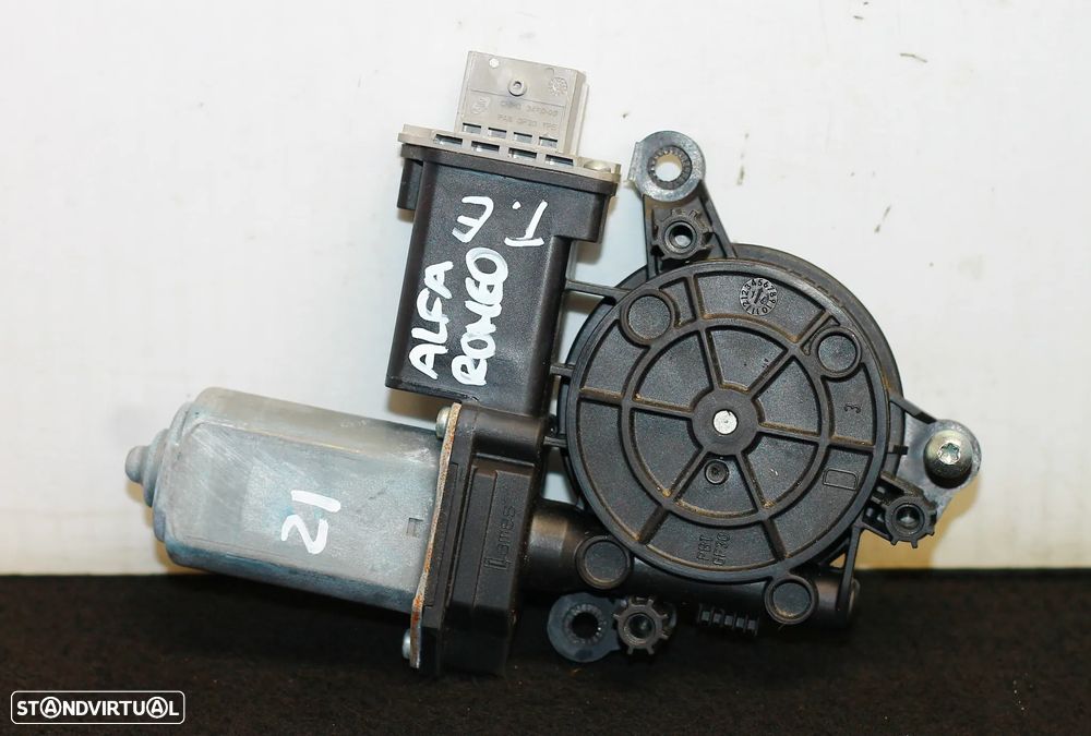 MOTOR ELEVATÓRIO DO VIDRO TRASEIRO ESQUERFDO ALFA ROMEO - 2
