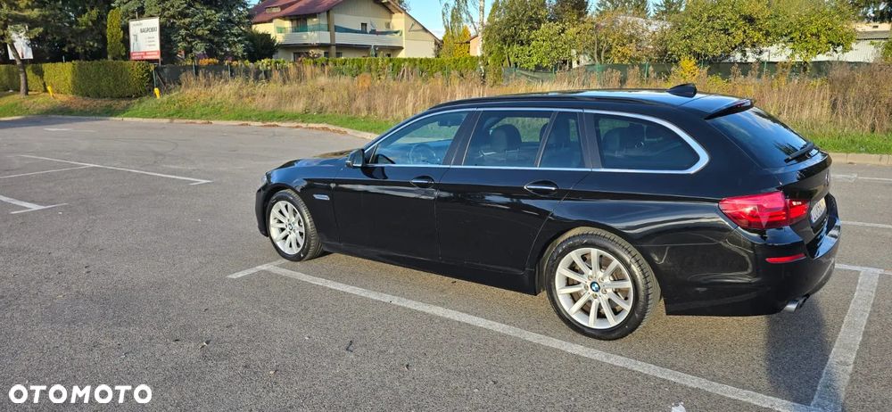 BMW Seria 5 520d xDrive - 9