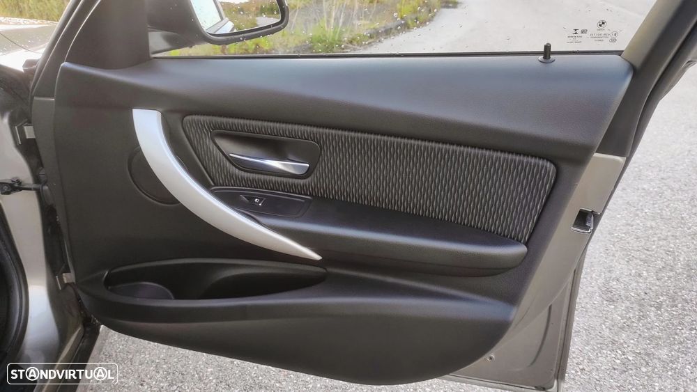 BMW 318 d Blue Performance - 17