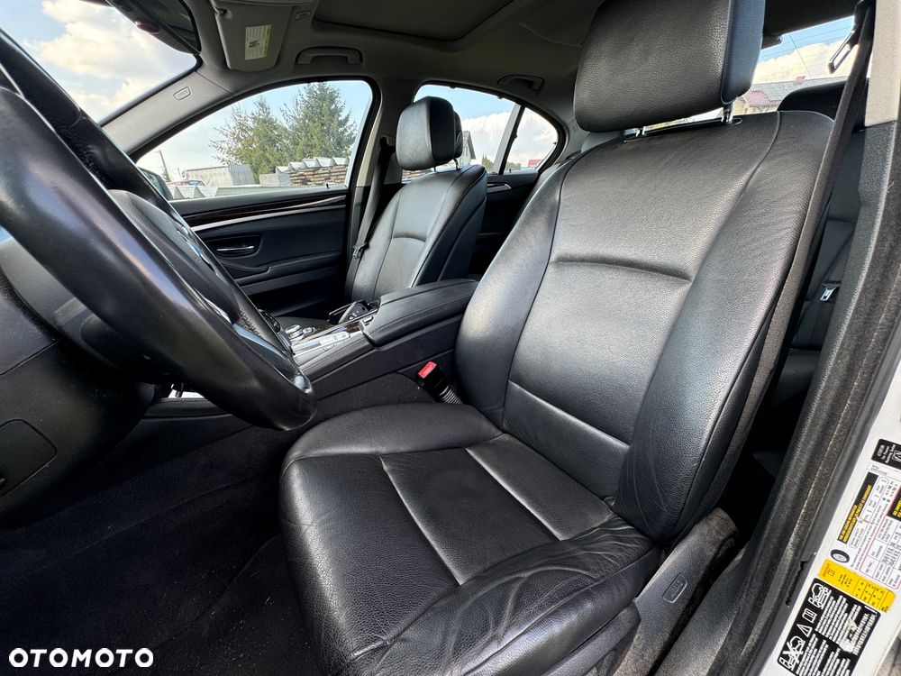 BMW Seria 5 535i xDrive - 12