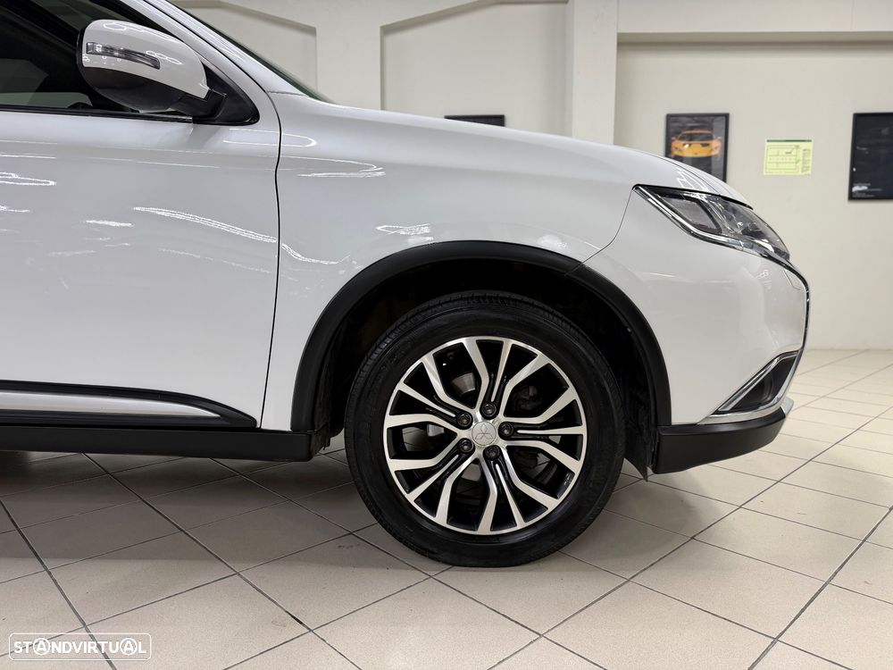 Mitsubishi Outlander 2.2 DI-D Intense+ - 4