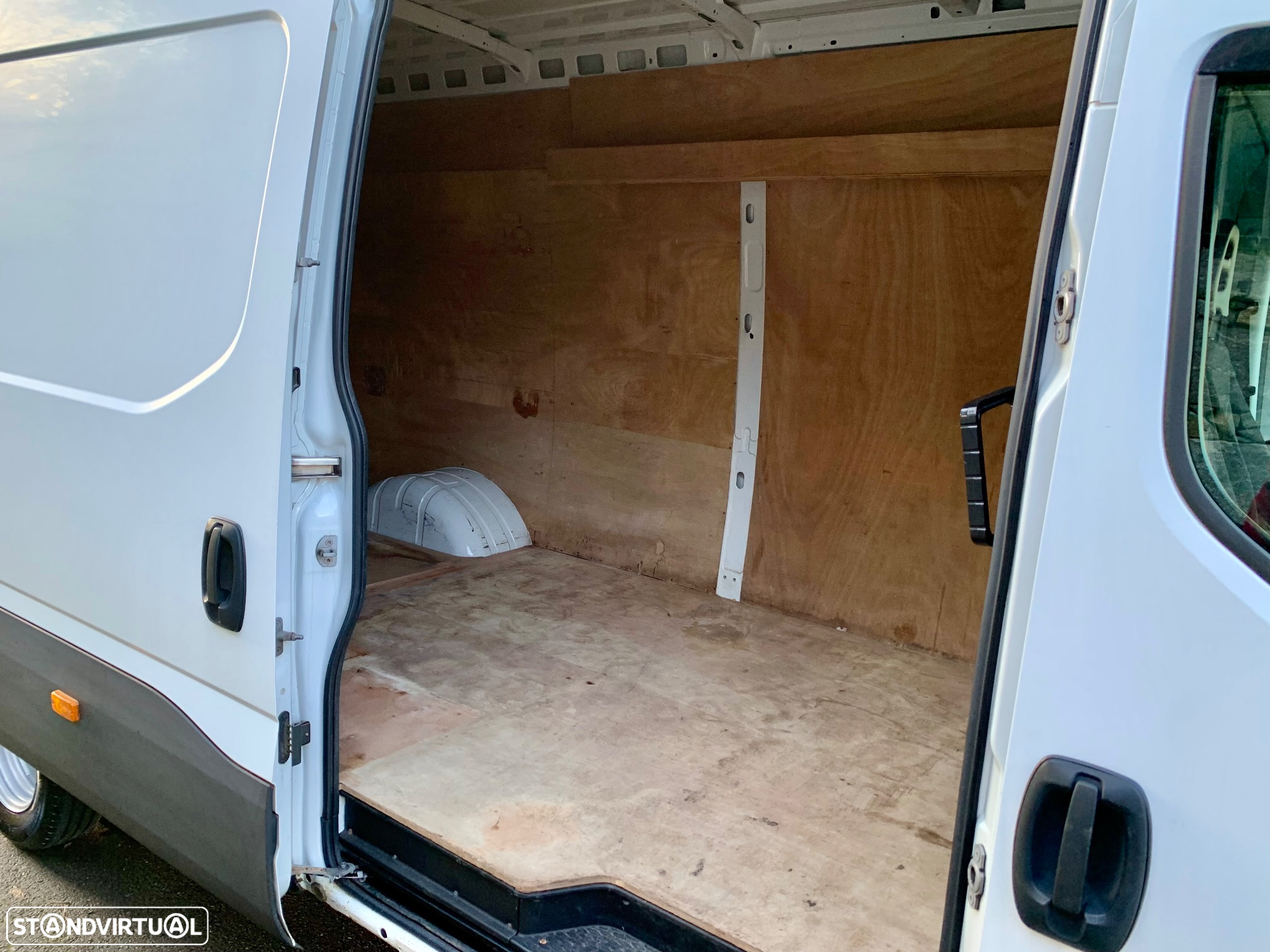Iveco Daily  rodado duplo - 15