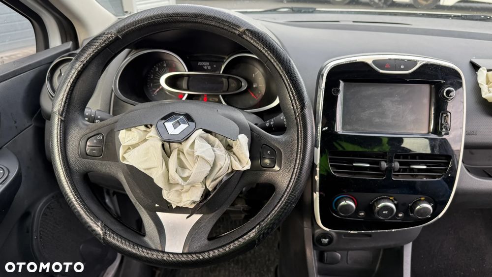Renault Clio - 12