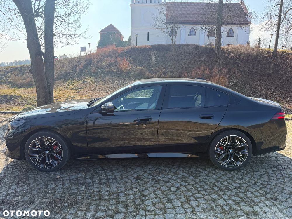 BMW Seria 5 540d xDrive mHEV M Sport - 4