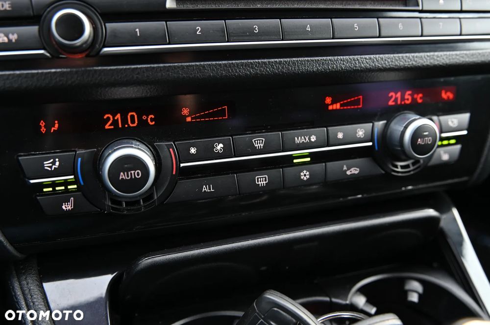 BMW Seria 5 520d - 34