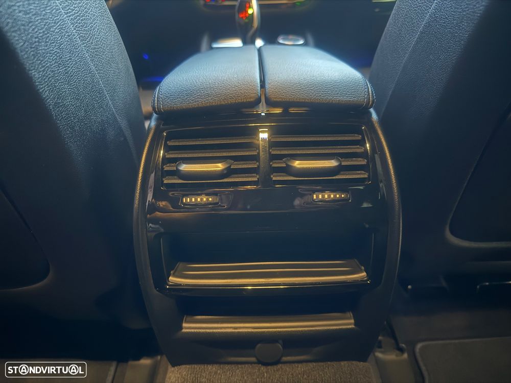 BMW 520 d Pack Desportivo M Auto - 31