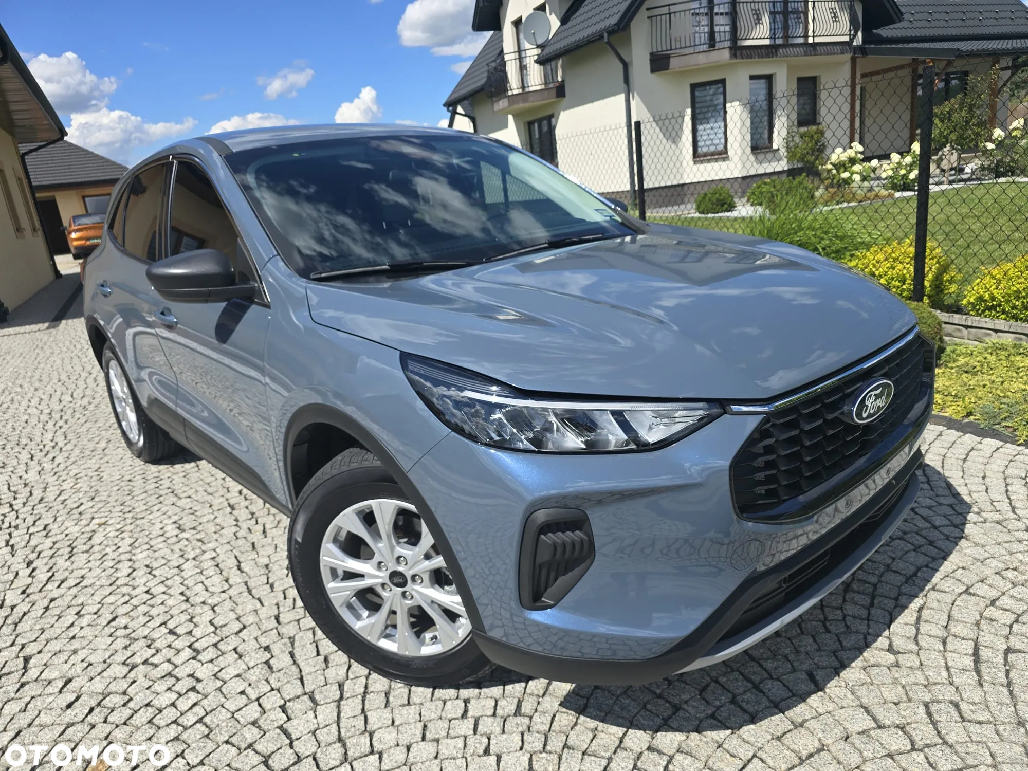 Ford Kuga - 10