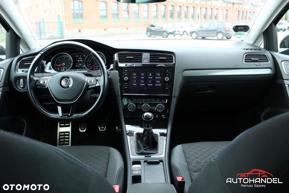 Volkswagen Golf - 9