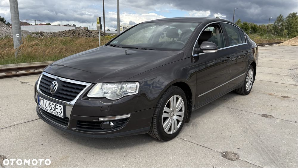 Volkswagen Passat - 2