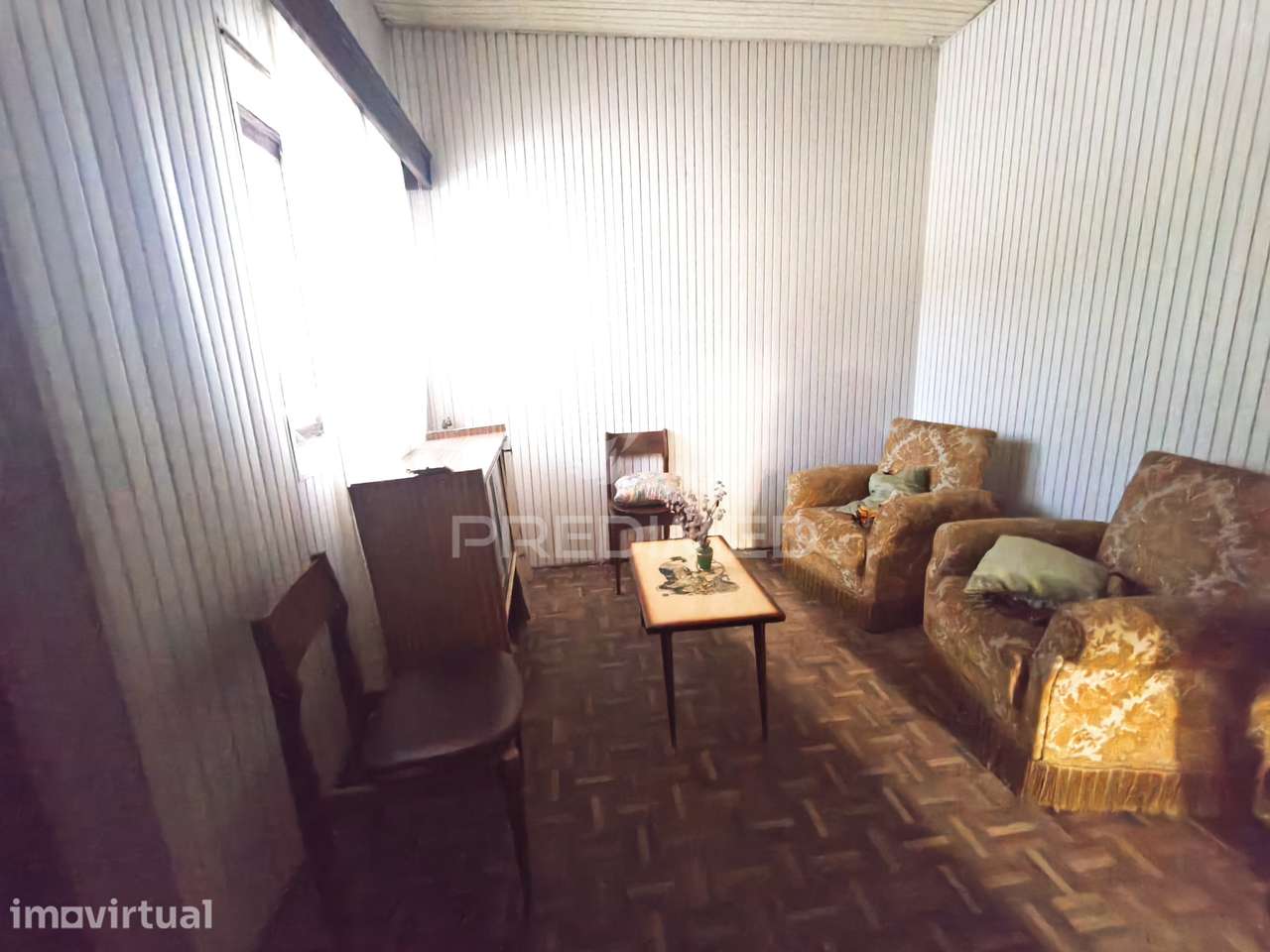 Moradia T3 para Restaurar com Grande Terreno, Garagem e Potencial d... - Grande imagem: 2/12