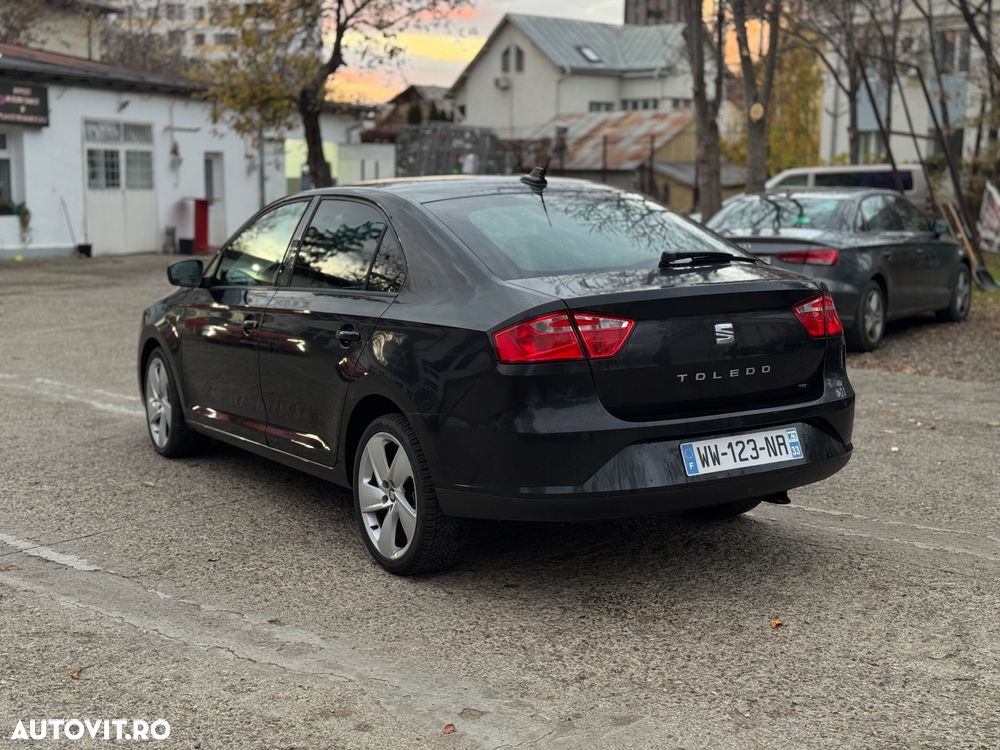 Volkswagen Golf 1.6 TDI DPF BMT Highline - 3