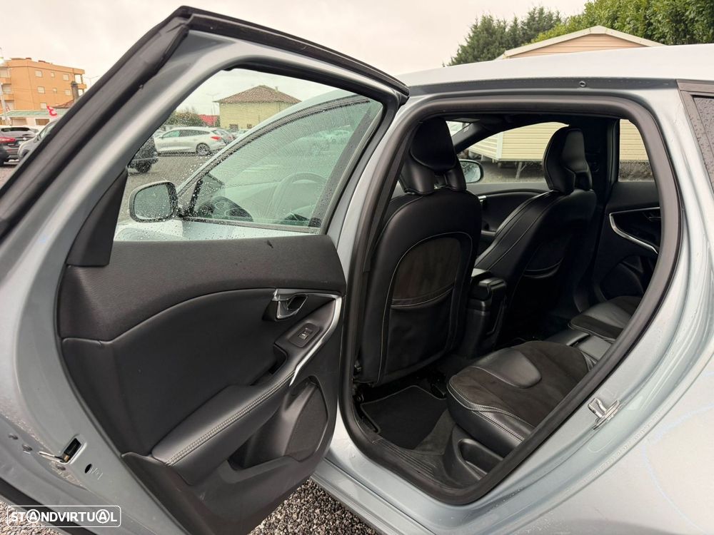 Volvo V40 2.0 D2 R-Design - 14