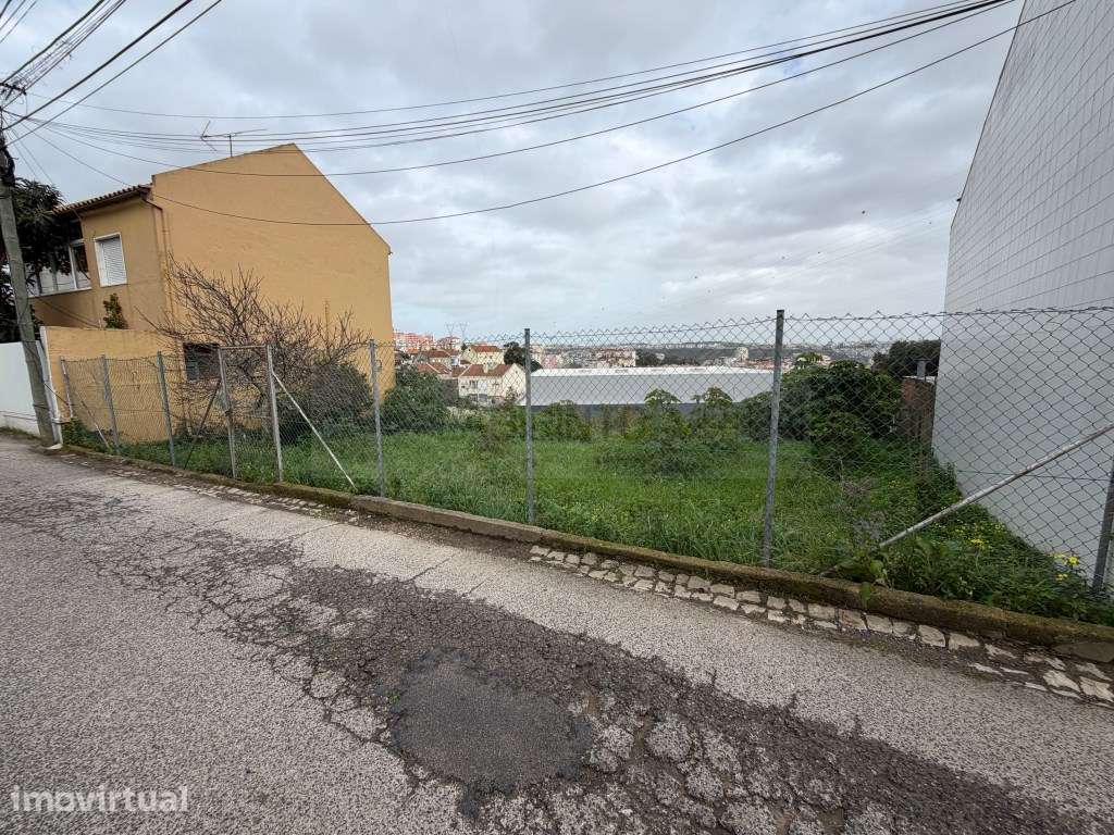 Vende-se Terreno na Arroja, em Odivelas - Grande imagem: 2/3