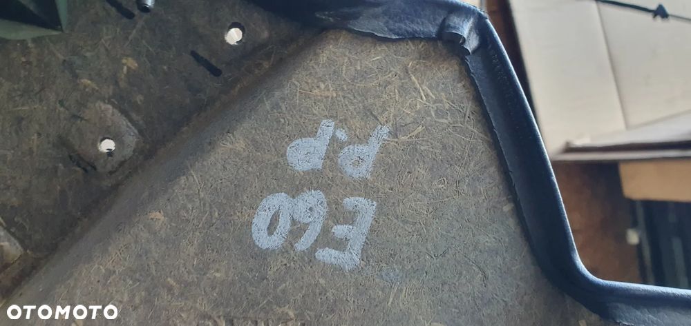 Boczek tapicerka prawy przód przednia prawa skóra BMW 5 E60 - 11