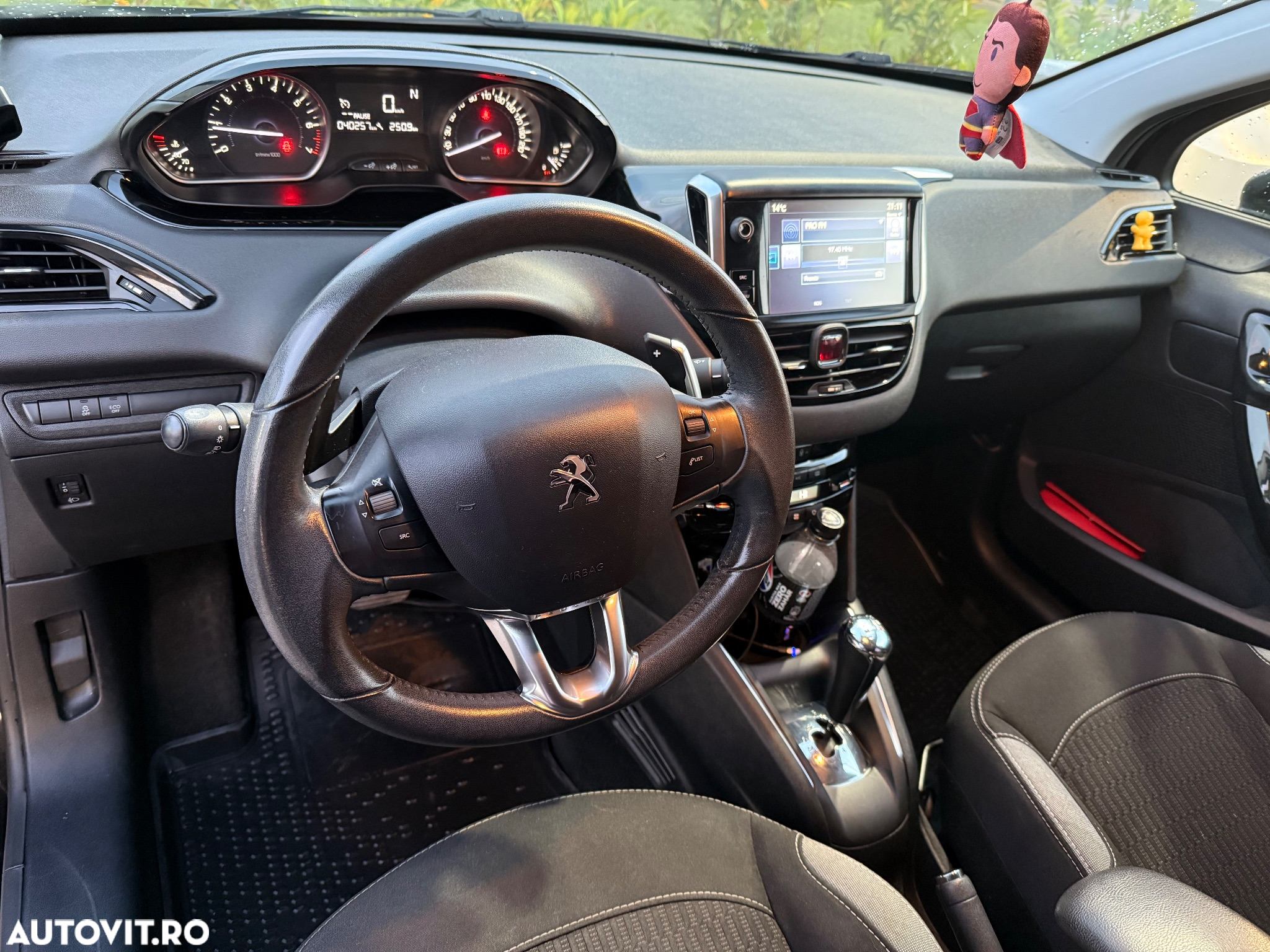 Peugeot 208 1.2 L PureTech ETG Active - 11