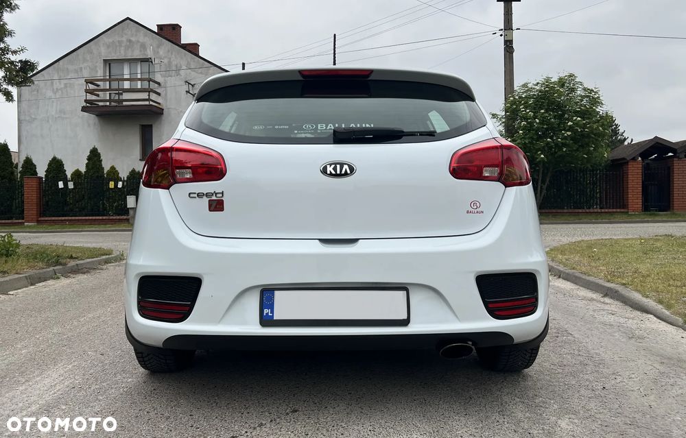 Kia Ceed 1.4 L - 5