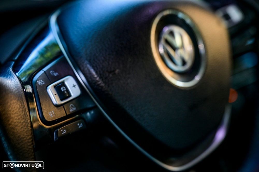 VW Tiguan 2.0 TDI Highline DSG 4Motion - 24