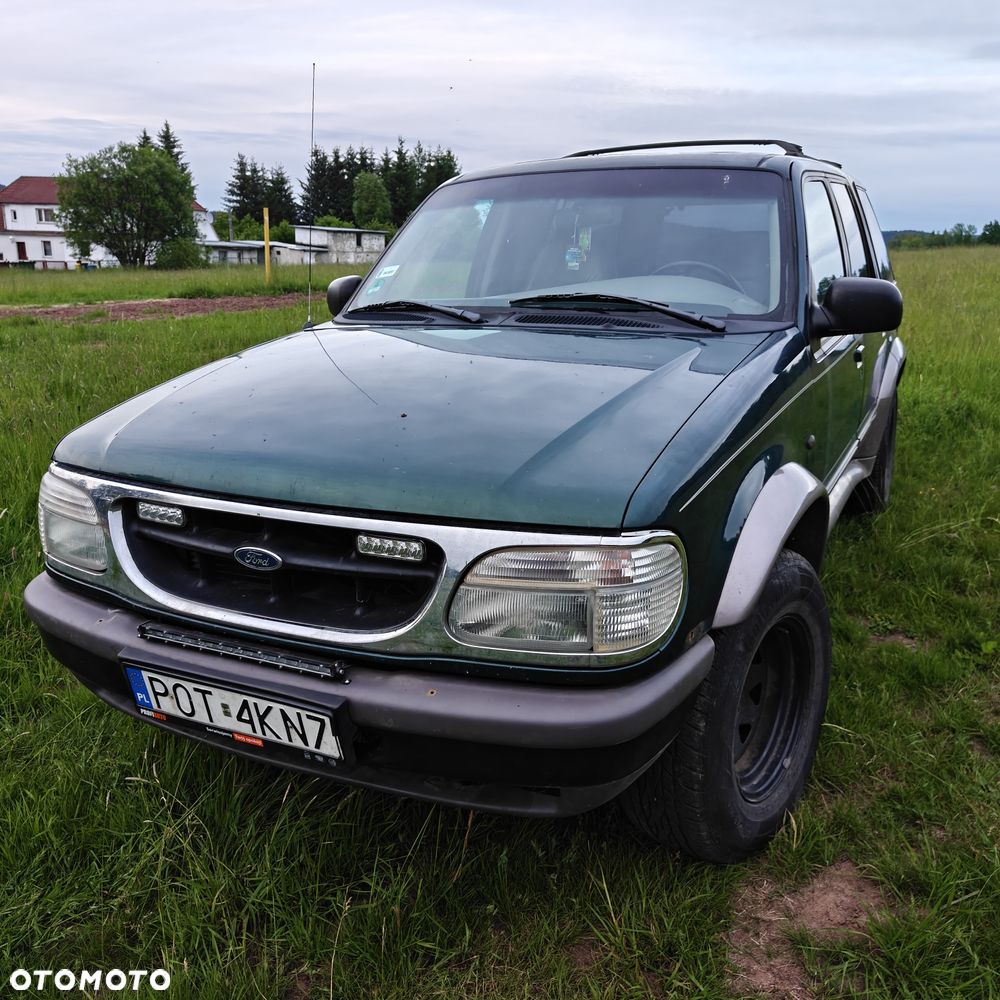 Ford Explorer - 3