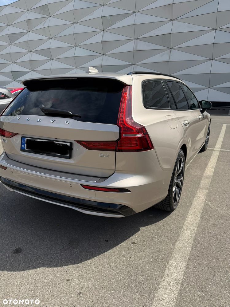 Volvo V60 B4 B Ultra Dark - 2