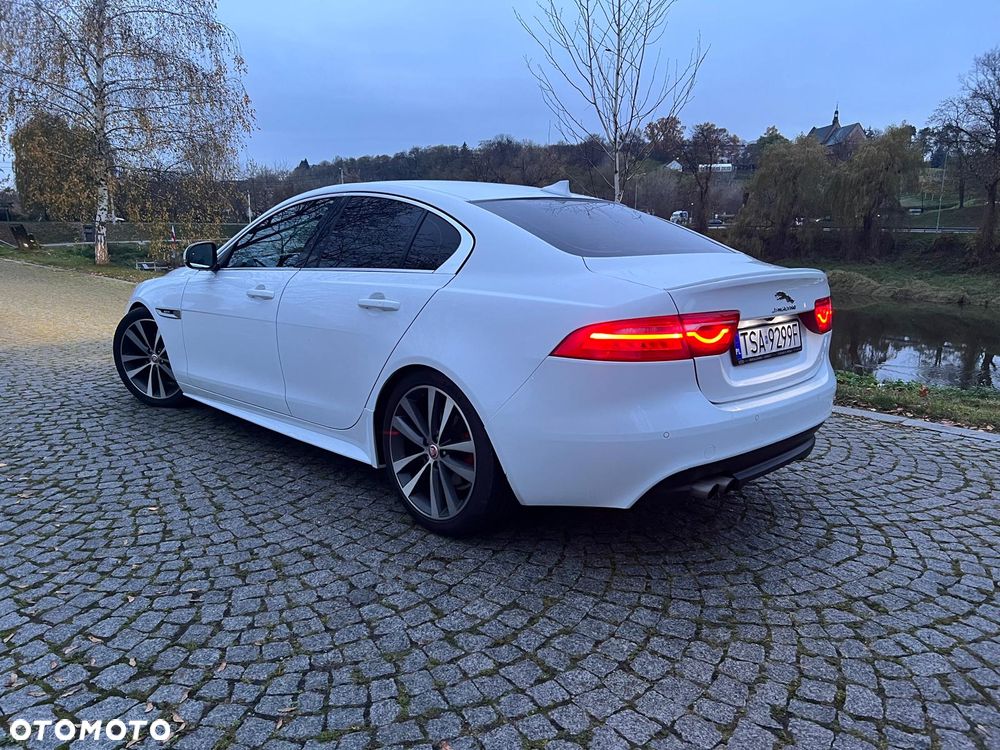 Jaguar XE 20d R-Sport - 8