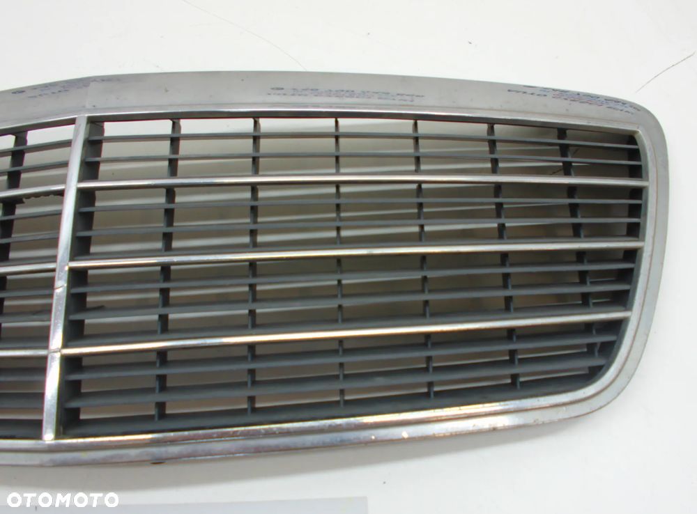 Mercedes W210 Grill    210 880 05 83 - 3