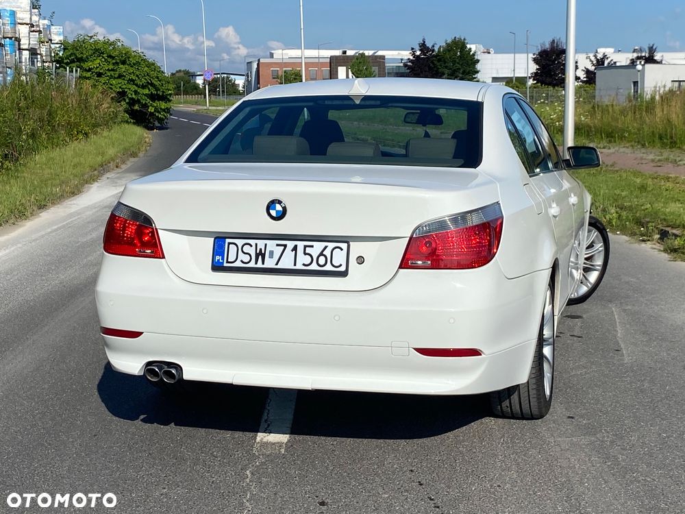 BMW Seria 5 520i - 11