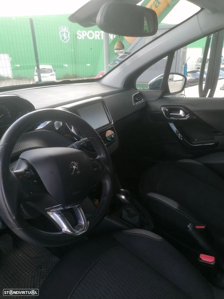 Peugeot 208 1.6 BlueHDi Style - 8