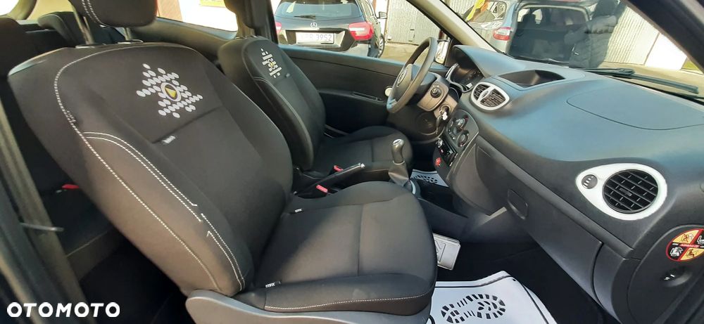 Renault Clio - 26