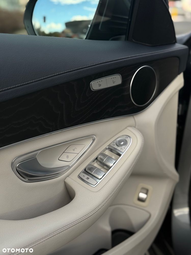Mercedes-Benz Klasa C 200 4-Matic 9G-TRONIC - 11