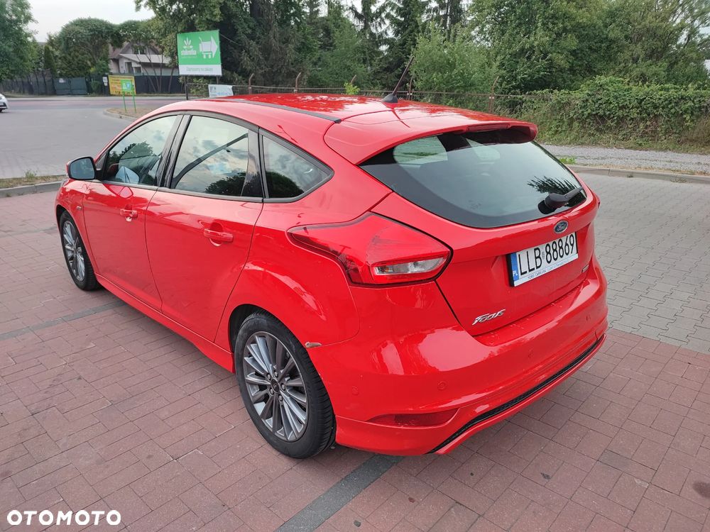 Ford Focus 1.5 EcoBoost ST-Line - 6