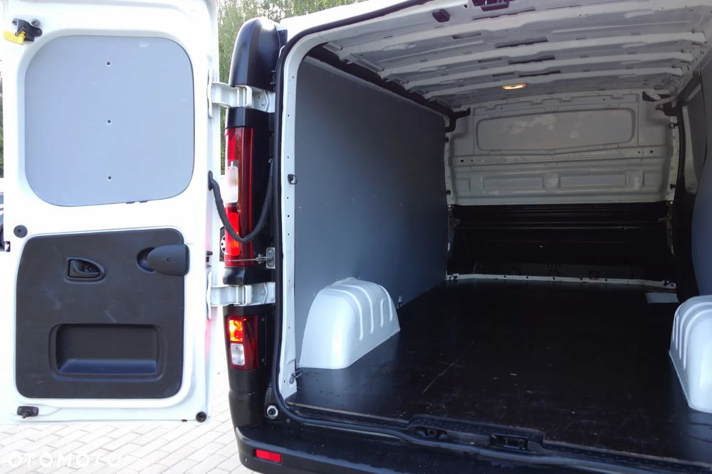 Renault Trafic 2.0 DCI 120 KM Klima Kamera Ledy - 9