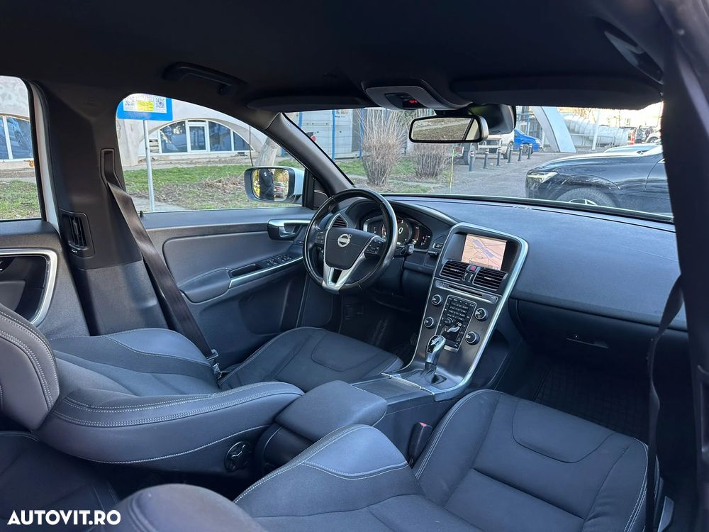 Volvo XC 60 D4 AWD Geartronic Momentum - 8