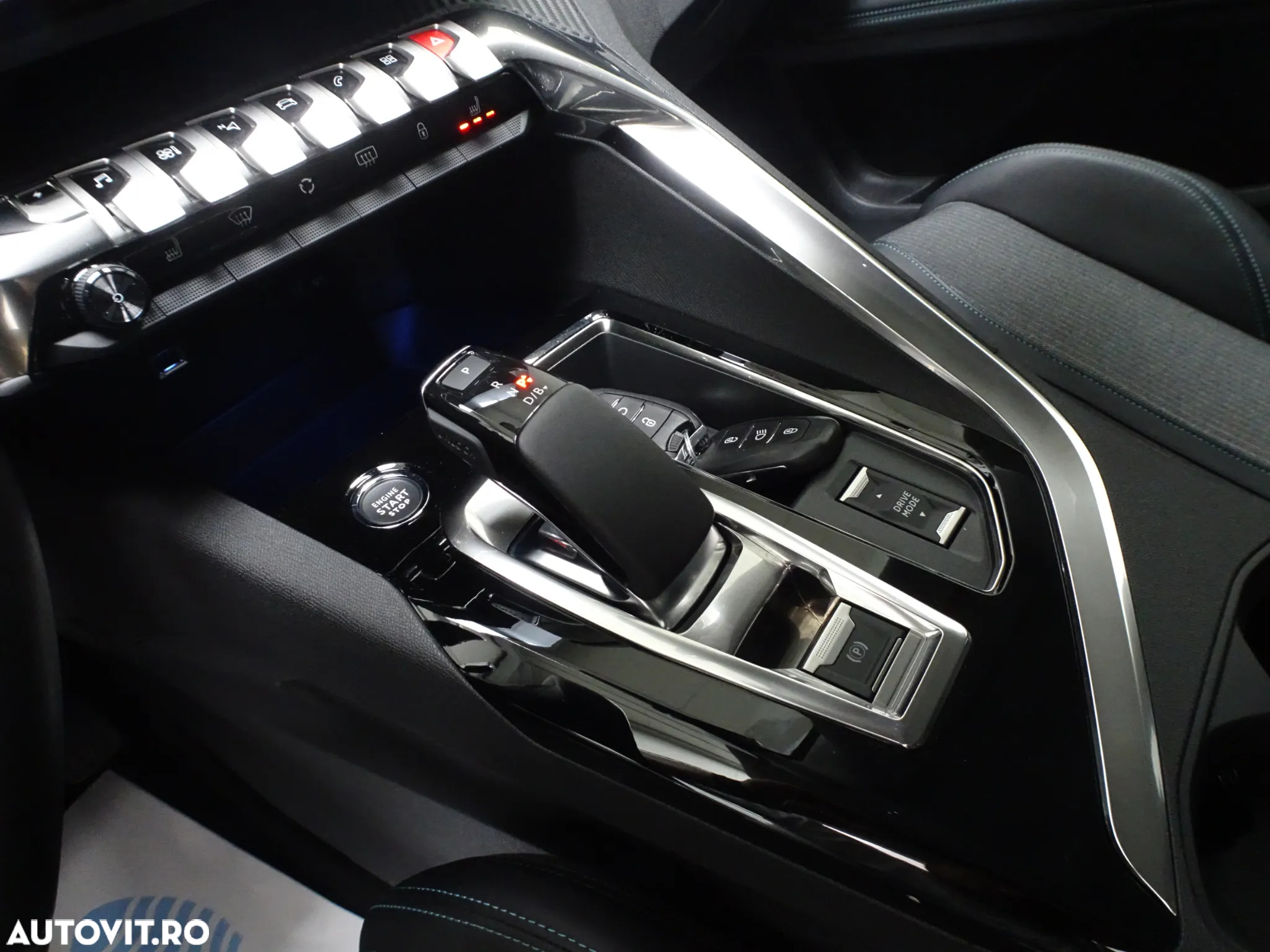 Peugeot 3008 PHEV 180 EAT8 Allure Pack - 13