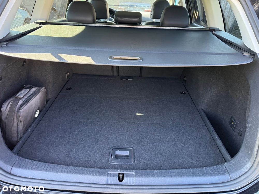 Volkswagen Golf - 35