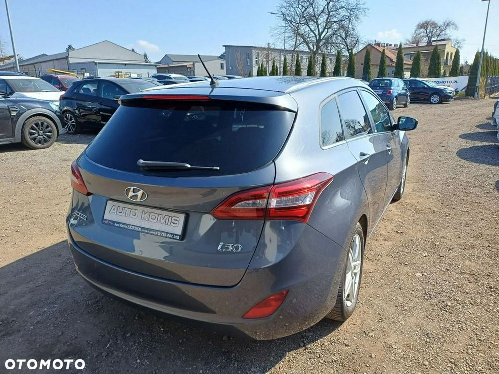 Hyundai i30 blue Kombi 1.6 GDi Passion - 7