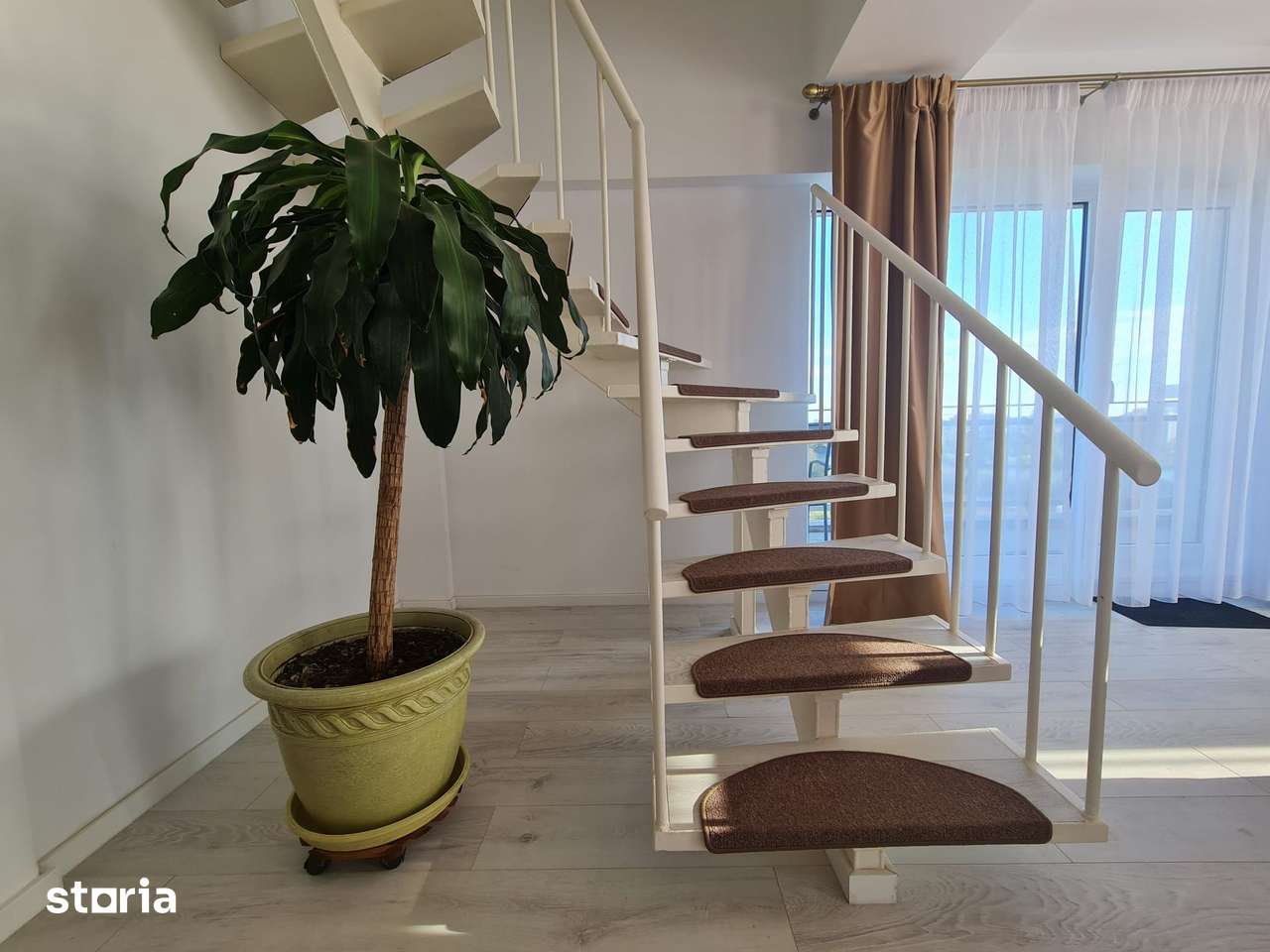 Penthouse tip duplex | 3 camere | Vedere libera lacul Tei | etaj 9&10 — fotografia 3