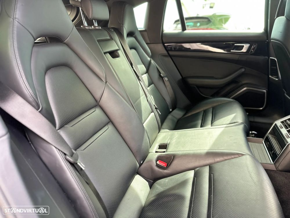 Porsche Panamera Sport Turismo - 10