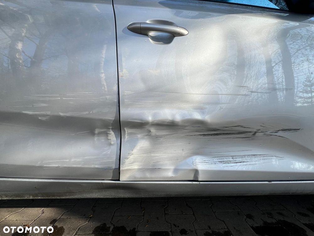 Kia Carens 1.6 GDI M EU6 - 11