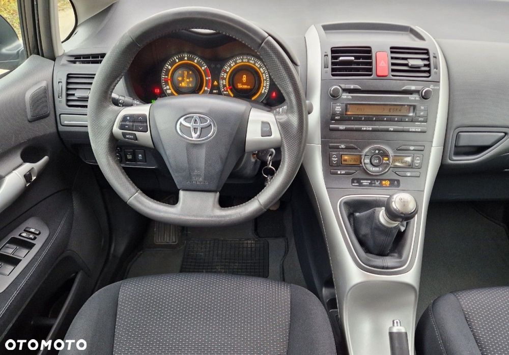 Toyota Auris 1.33 Dual-VVT-i Life - 26