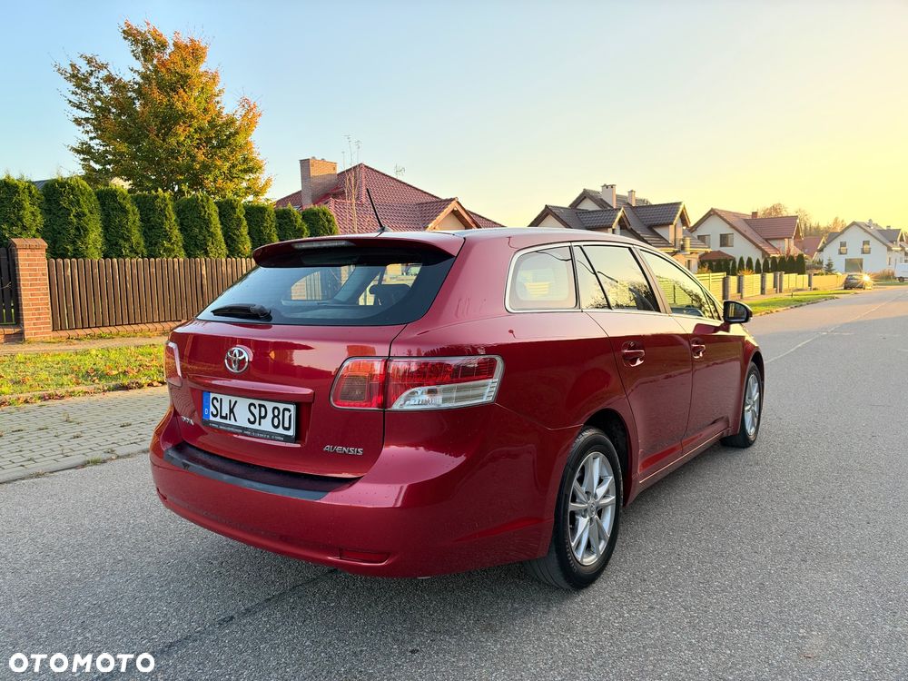 Toyota Avensis 2011 photo 3