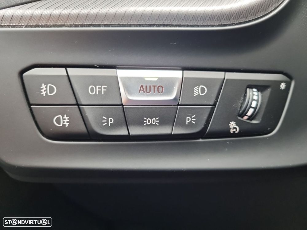 BMW 116 d Pack Desportivo M Auto - 26