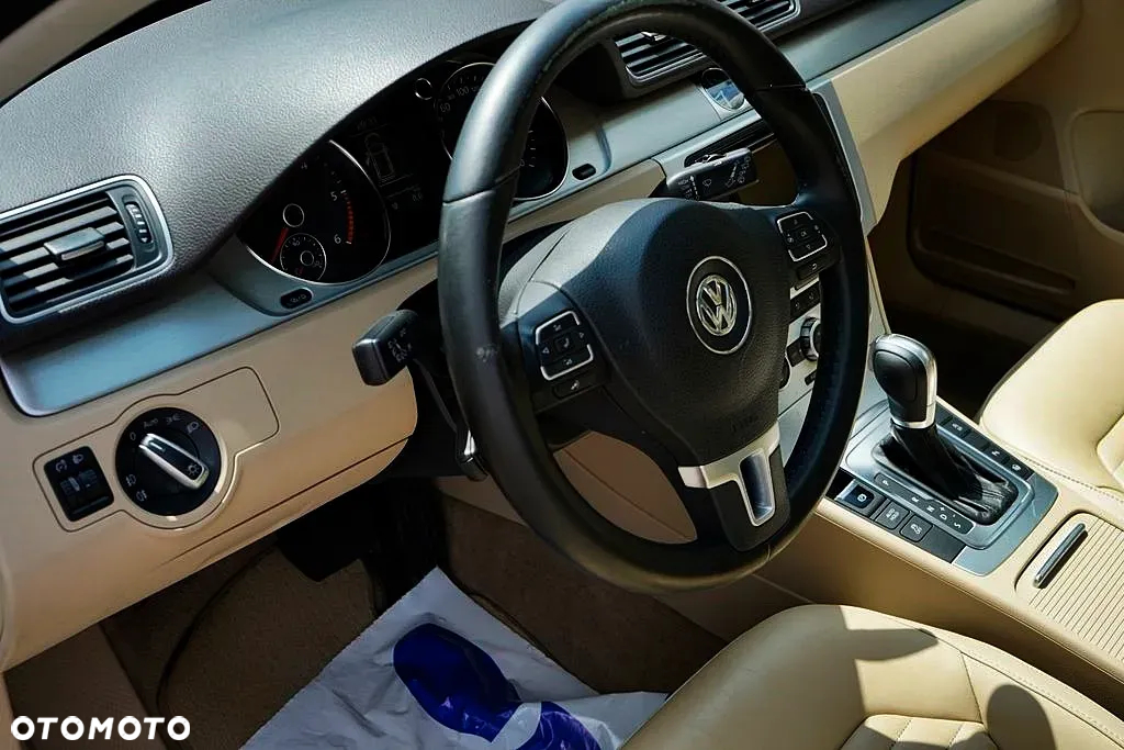Volkswagen Passat - 18