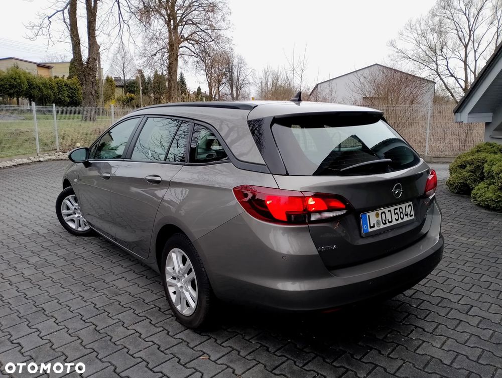 Opel Astra 1.6 CDTI Sport - 4