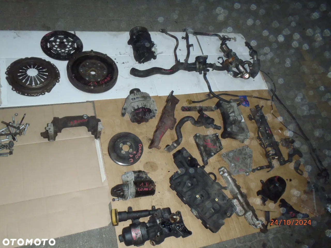 kolektor ssący alternator sprężarka sprzęgło docisk tarcza  dwumasa dwumas chłodniczka oleju opel corsa combo astra meriva 1.3 cdti - 2