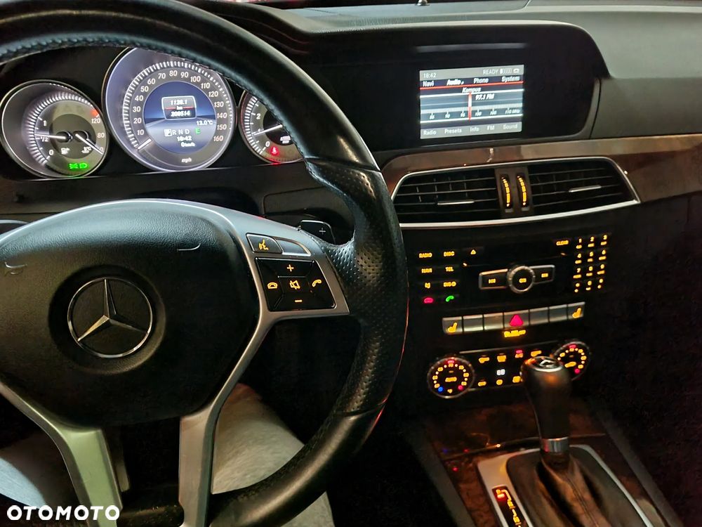 Mercedes-Benz Klasa C 250 CGI BlueEff - 9